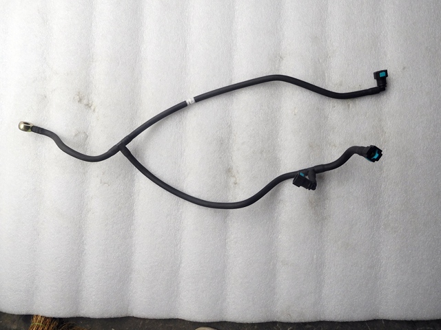 东风康明斯ISDE燃油回油管 4943771 4930560 4994934-1.jpg