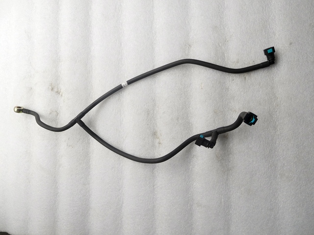 东风康明斯ISDE燃油回油管 4943771 4930560 4994934-2.jpg