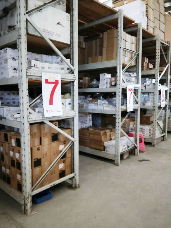 仓库6.jpg