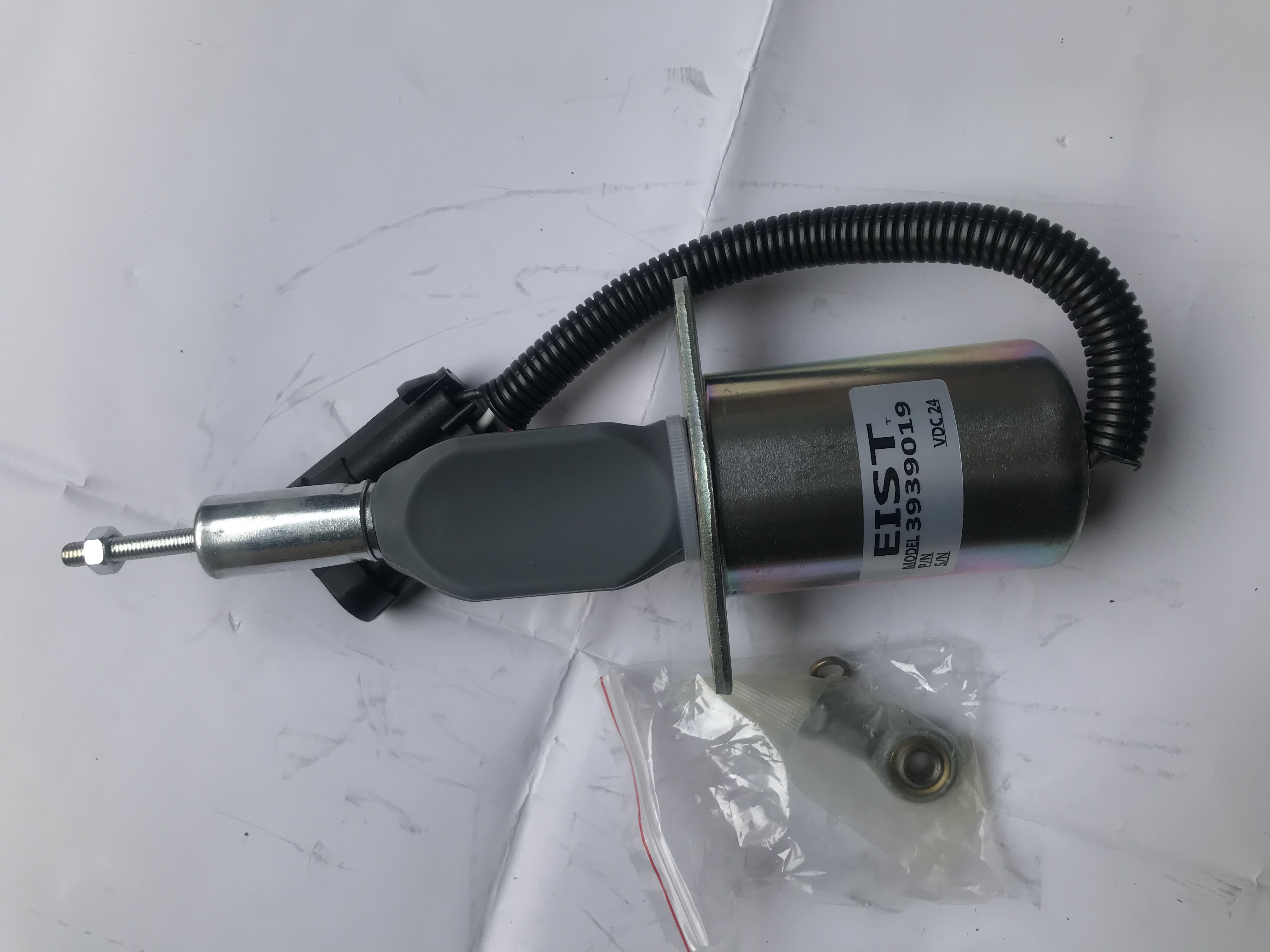 工程机械发动机配件断油电磁阀总成3939019
